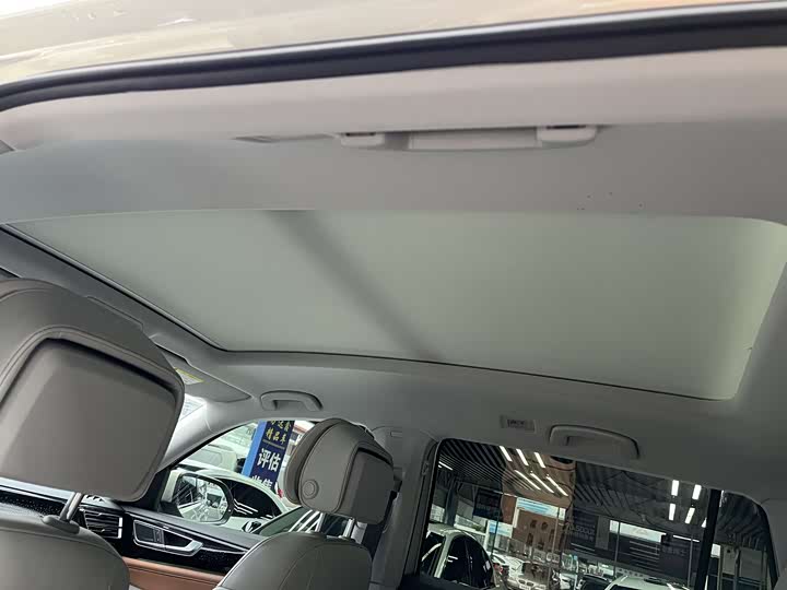 Photo 7 - Volkswagen Teramont Pro