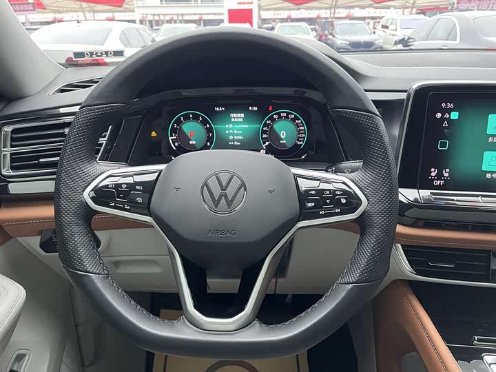 Photo 9 - Volkswagen Teramont Pro