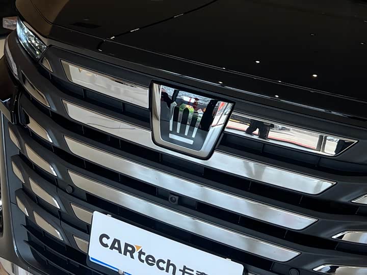 Photo 2 - Toyota Vellfire