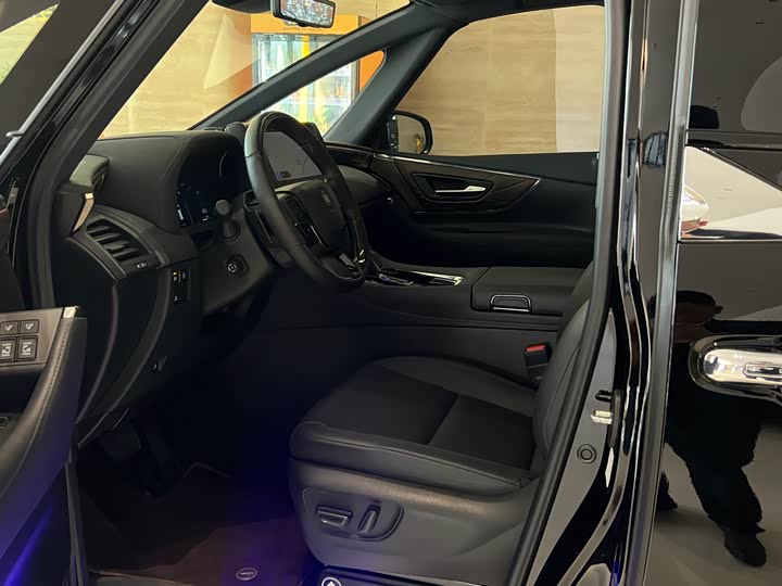 Photo 7 - Toyota Vellfire