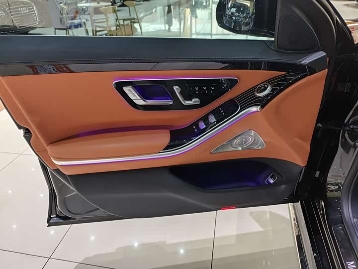 Фото 3 - Mercedes-Benz S-Class