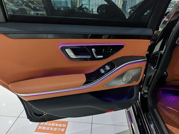 Фото 9 - Mercedes-Benz S-Class