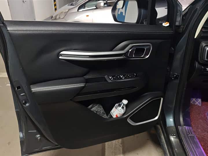 Фото 7 - Geely Okavango