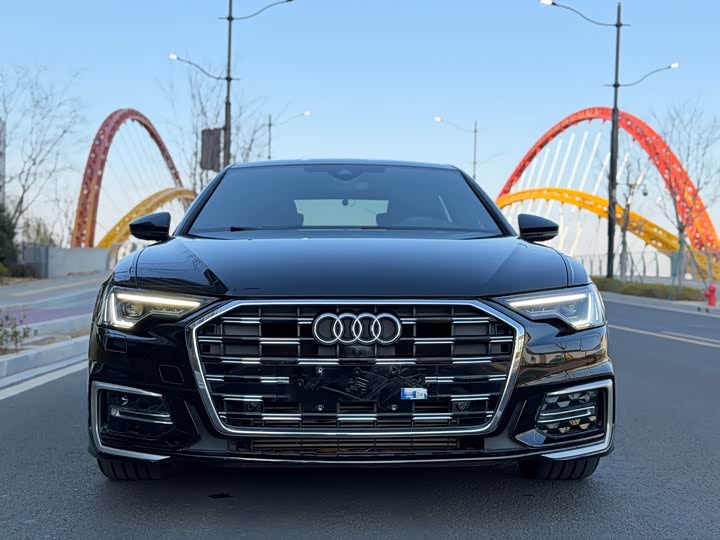 Фото 2 - Audi A6L