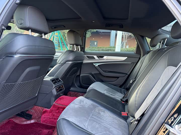 Фото 8 - Audi A6L