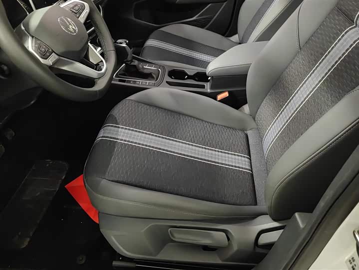 Фото 9 - Volkswagen Sagitar L