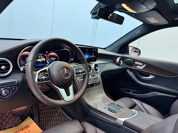 Фото 8 - Mercedes-Benz GLC-Class