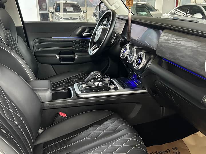 Фото 9 - Tank 300