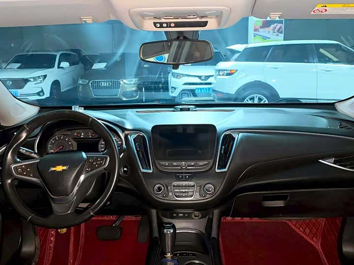 Photo 5 - Chevrolet Malibu XL