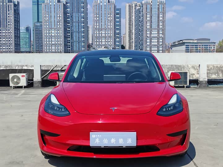 Фото 2 - Tesla Model 3