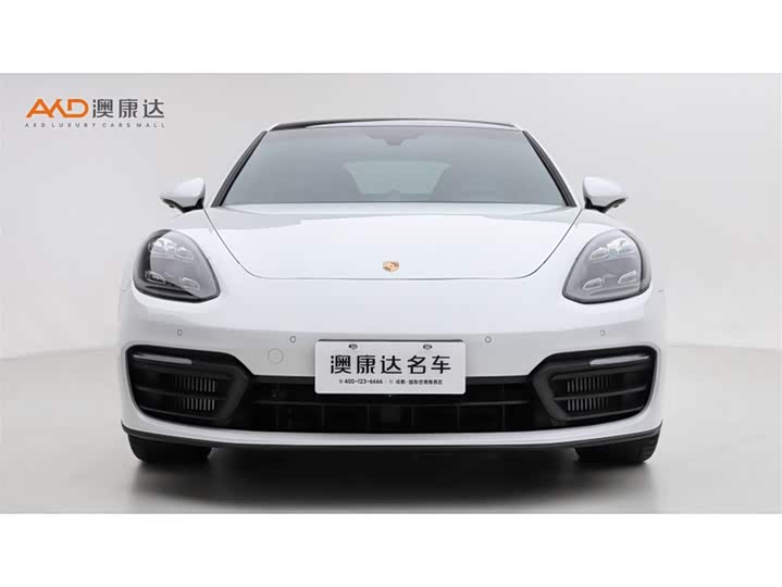 Фото 2 - Porsche Panamera