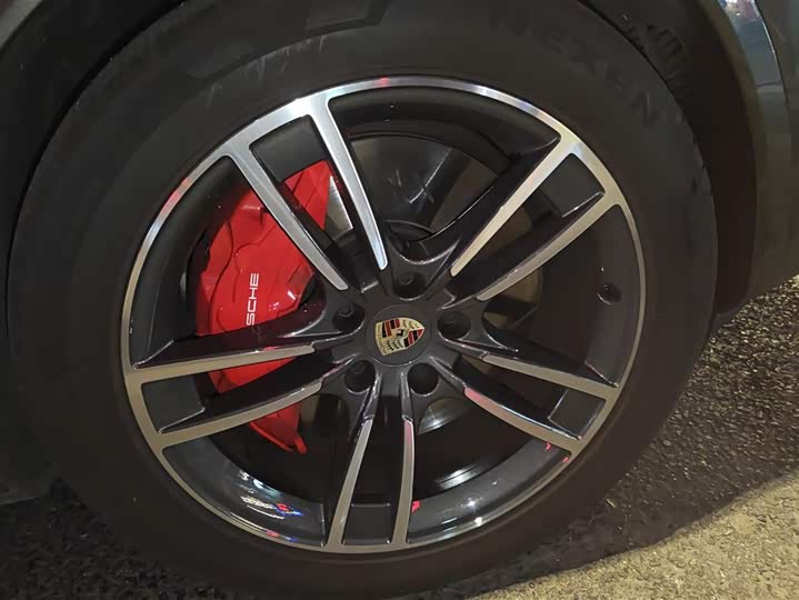 Фото 6 - Porsche Cayenne Hybrid