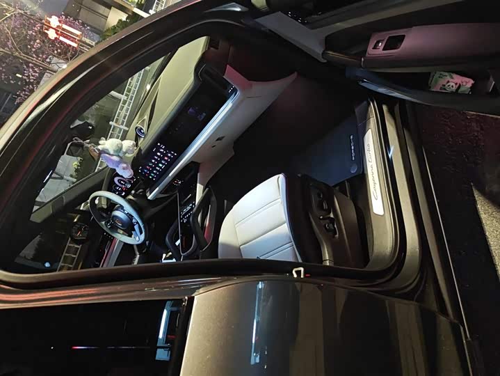 Фото 8 - Porsche Cayenne Hybrid