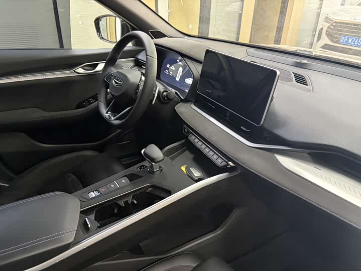 Фото 9 - Geely Preface
