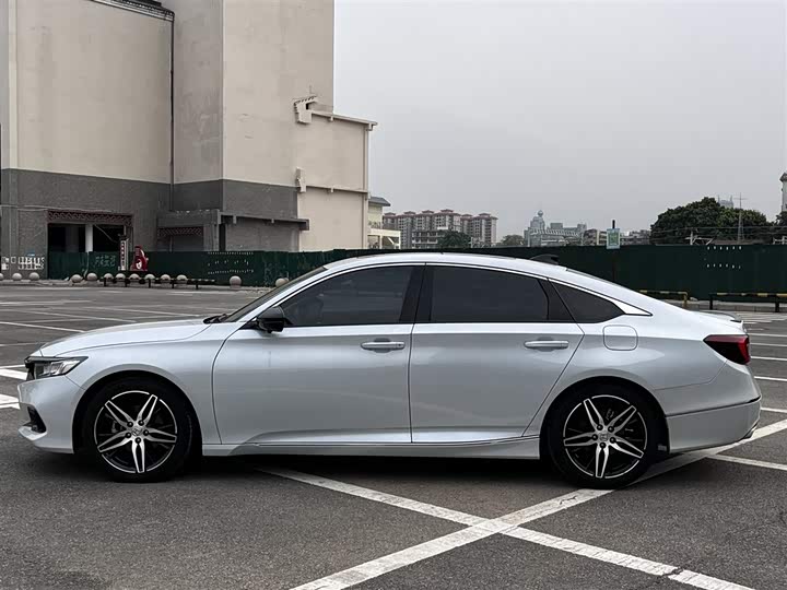 Photo 9 - Honda Accord