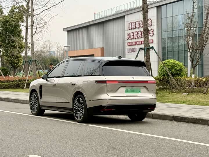Фото 8 - Nio ES8