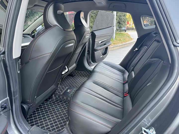 Фото 8 - XPeng P7