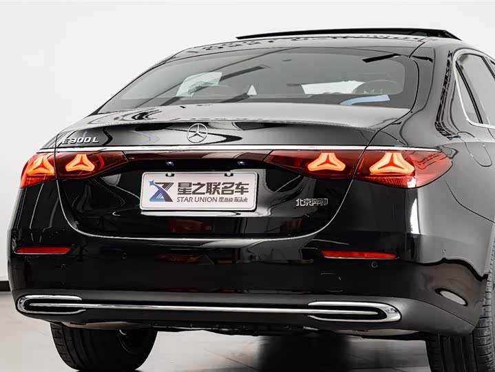 Фото 8 - Mercedes-Benz E-Class