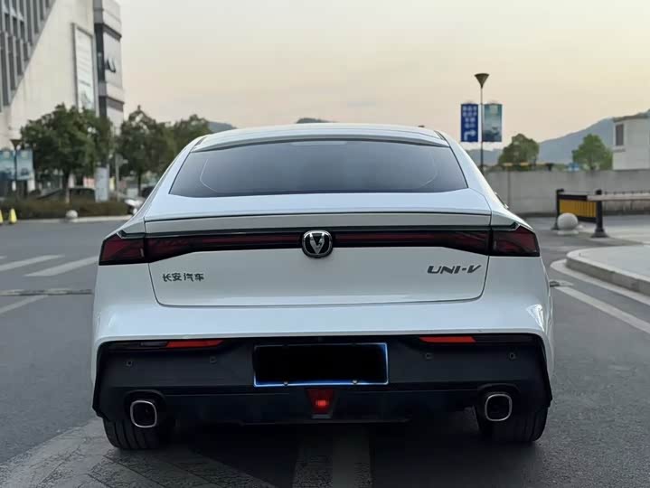 Фото 8 - Changan Yida