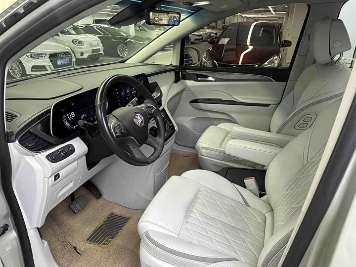 Фото 3 - Buick GL8 ES