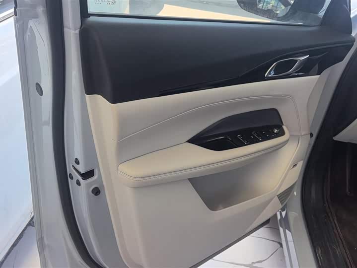 Фото 7 - Changan Oshan Z6 Hybrid