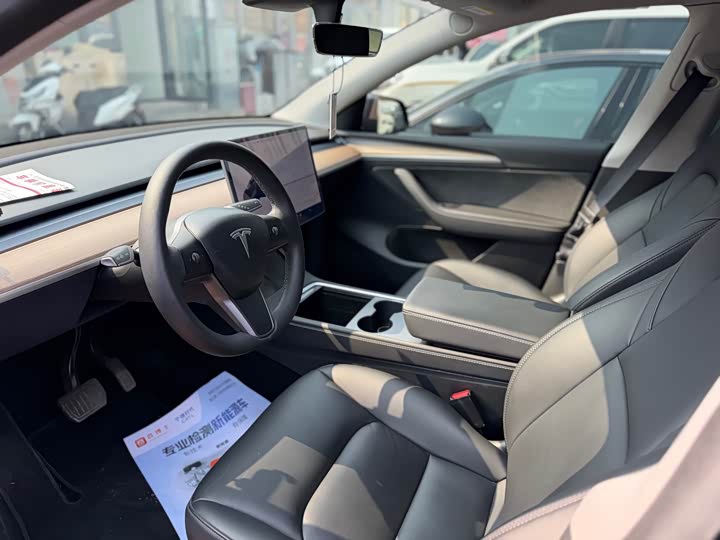 Фото 4 - Tesla Model Y