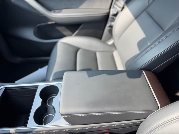 Фото 6 - Tesla Model Y