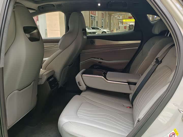 Фото 9 - Denza N7