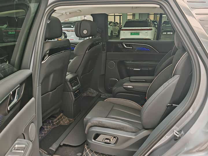 Фото 9 - Hongqi E-HS9