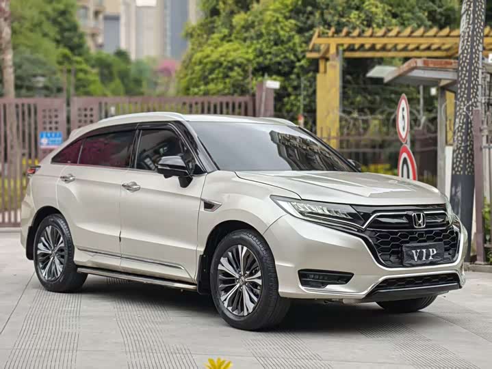 Photo 3 - Honda UR-V