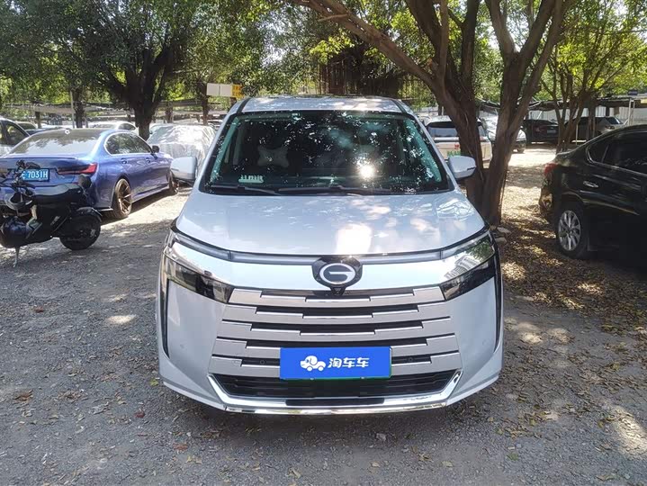Фото 2 - GAC Trumpchi E8