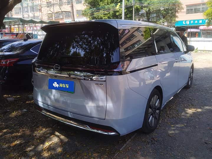 Фото 3 - GAC Trumpchi E8