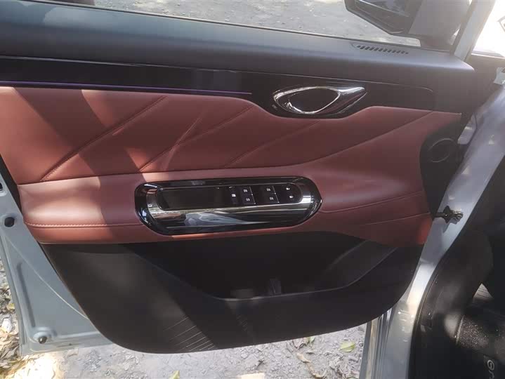 Фото 7 - GAC Trumpchi E8