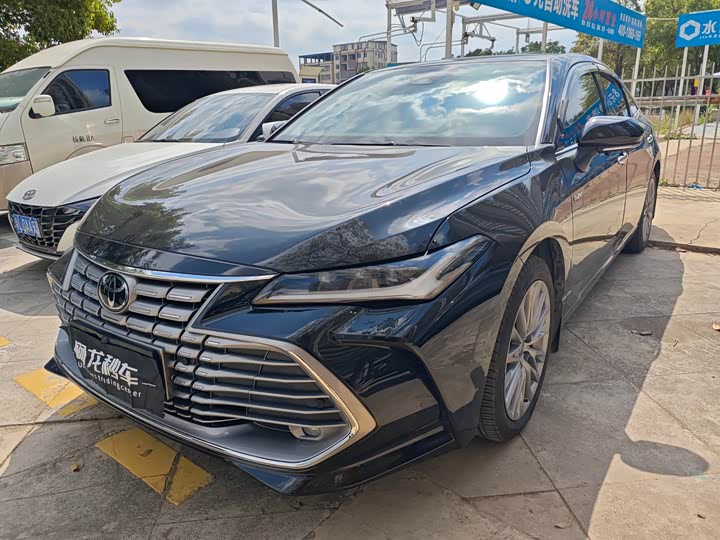 Photo 1 - Toyota Avalon