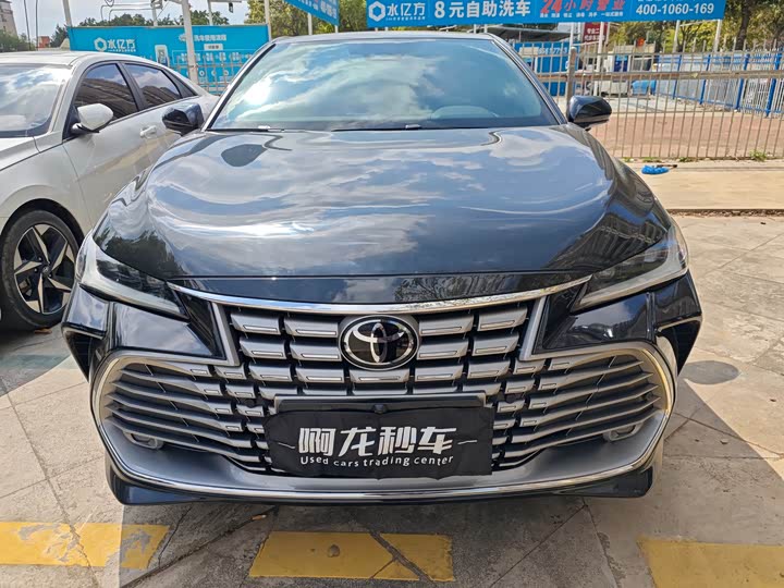 Photo 3 - Toyota Avalon