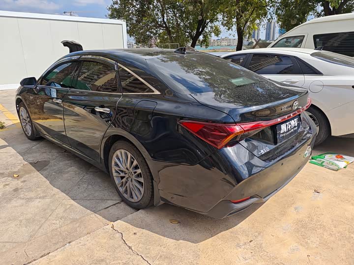 Photo 4 - Toyota Avalon