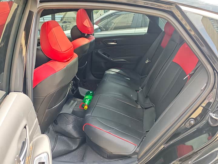 Photo 9 - Toyota Avalon