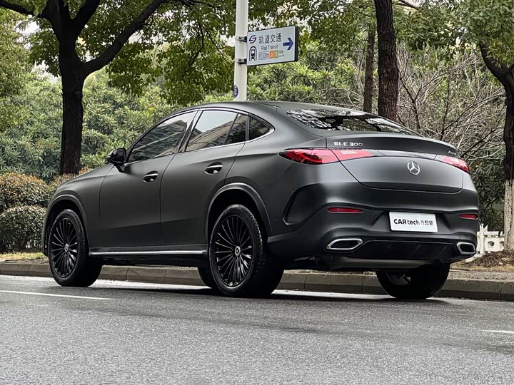 Photo 6 - Mercedes-Benz GLC-Class Coupe