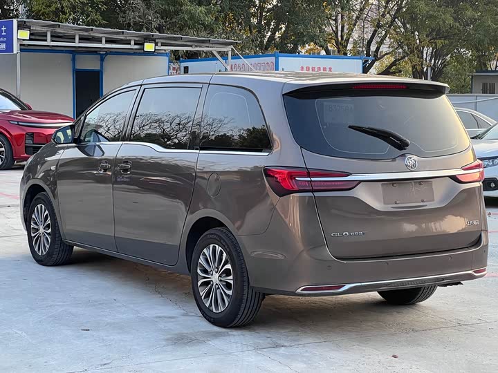 Фото 4 - Buick GL8 ES