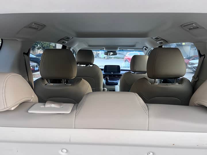 Фото 8 - Buick GL8 ES