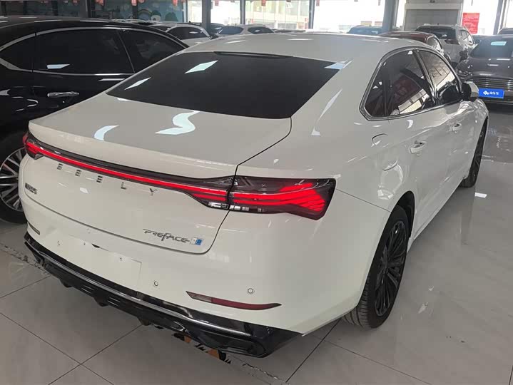 Фото 3 - Geely Preface L