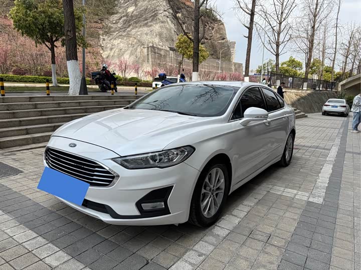 Photo 1 - Ford Mondeo