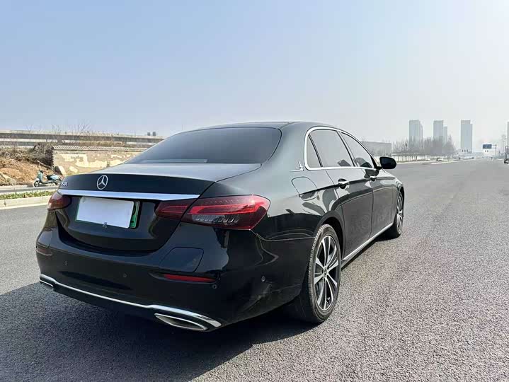 Фото 9 - Mercedes-Benz E-Class Hybrid