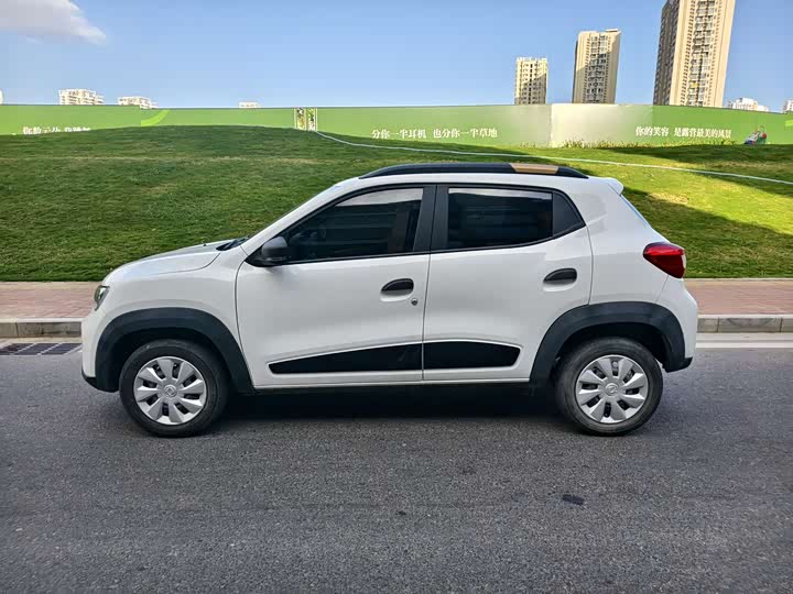 Photo 3 - Dongfeng Yipai Nano EX1 Pro