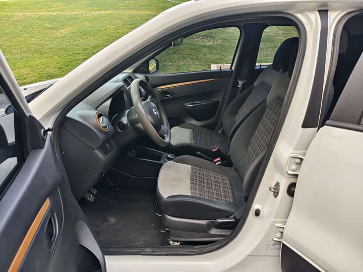 Photo 6 - Dongfeng Yipai Nano EX1 Pro