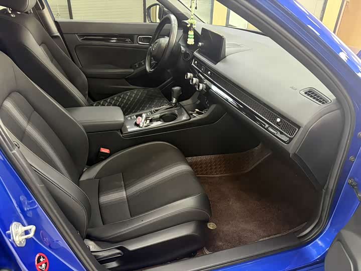 Фото 8 - Honda Civic