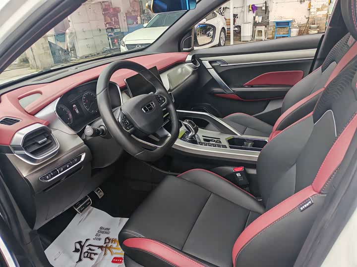 Фото 5 - Geely Coolray