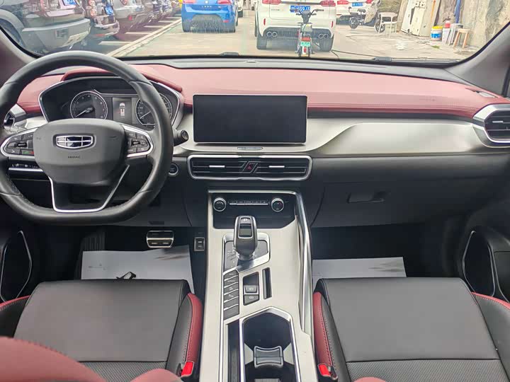 Фото 6 - Geely Coolray