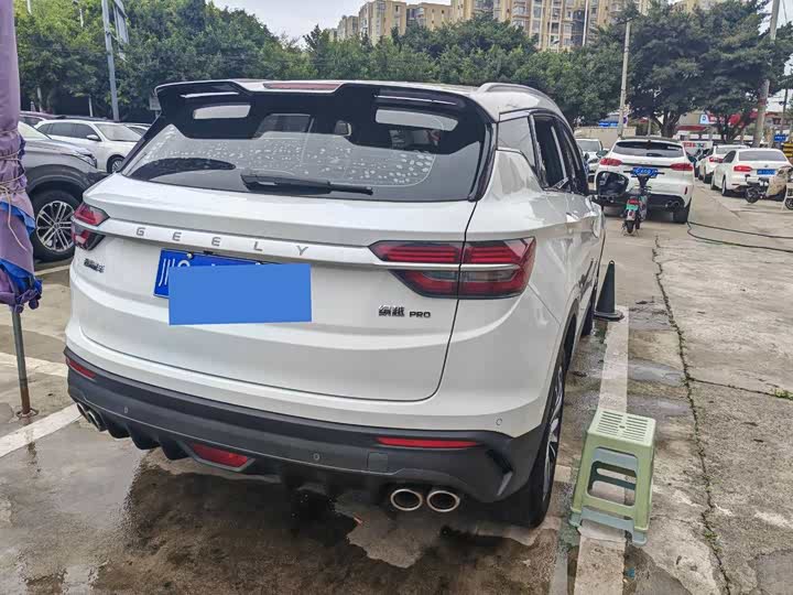 Фото 7 - Geely Coolray