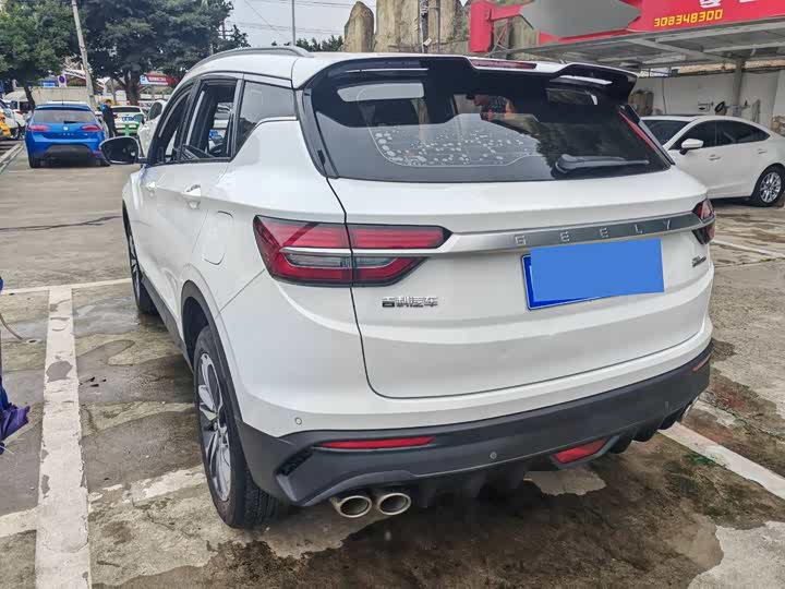 Фото 9 - Geely Coolray